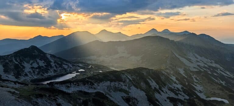Тевно езеро, Каменица, Яловарника, Зъбът и Куклите в Пирин